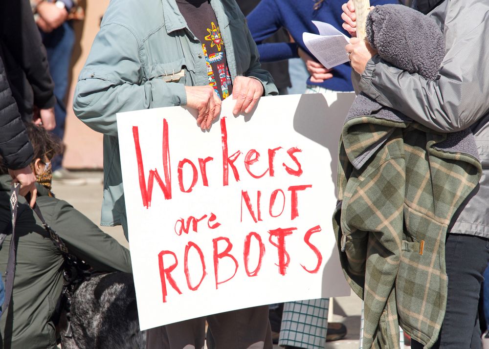 Robots Treated Better than Workers: Amazon Warehouse Strike in the UK