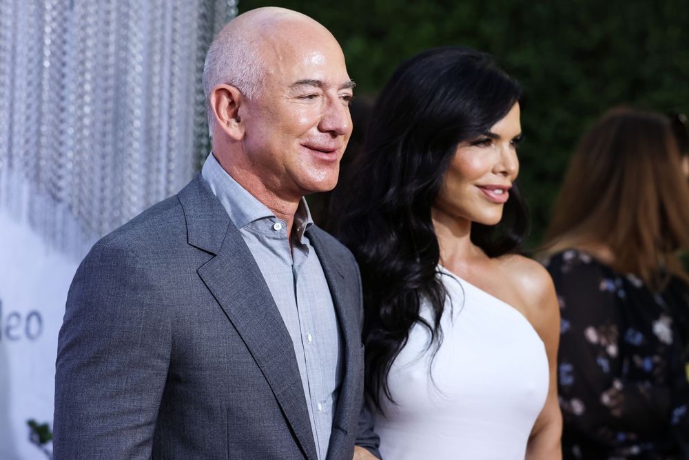 Philanthropic Power Couple: How Jeff Bezos & Lauren Sánchez Are Making History